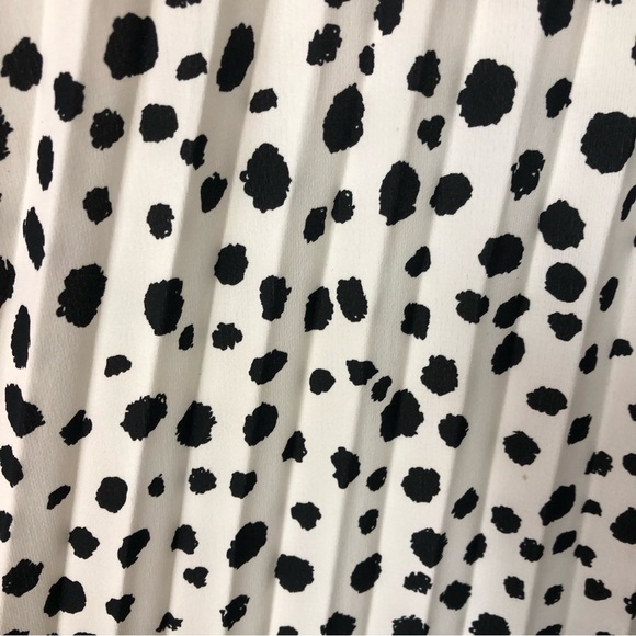 Altar’d state Women’s Skirt Pleated Lined Wide Band Front Tie Spotted - Picture 4 of 11